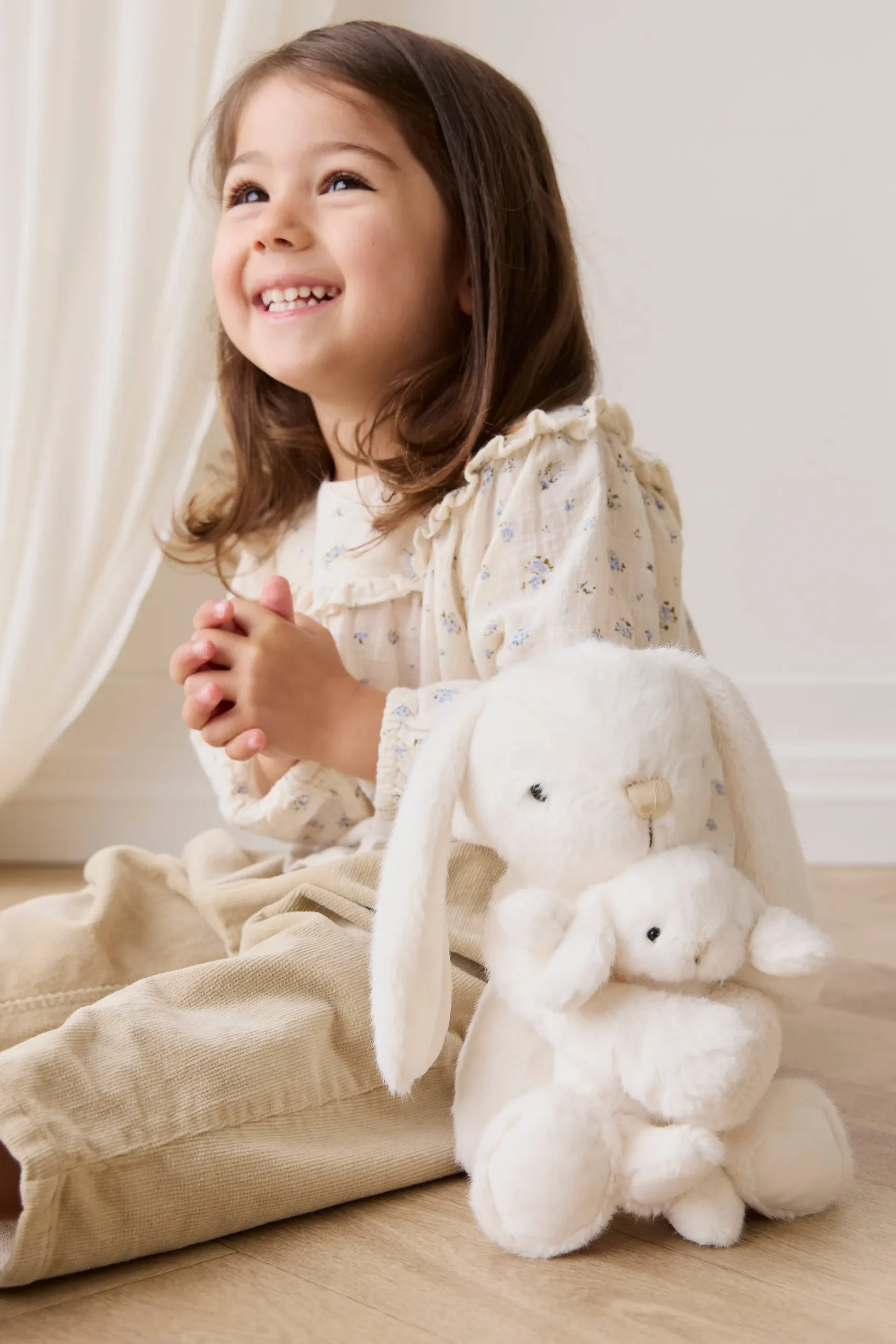 Snuggle Bunnies - Frankie the Hugging Bunny - Marshmallow