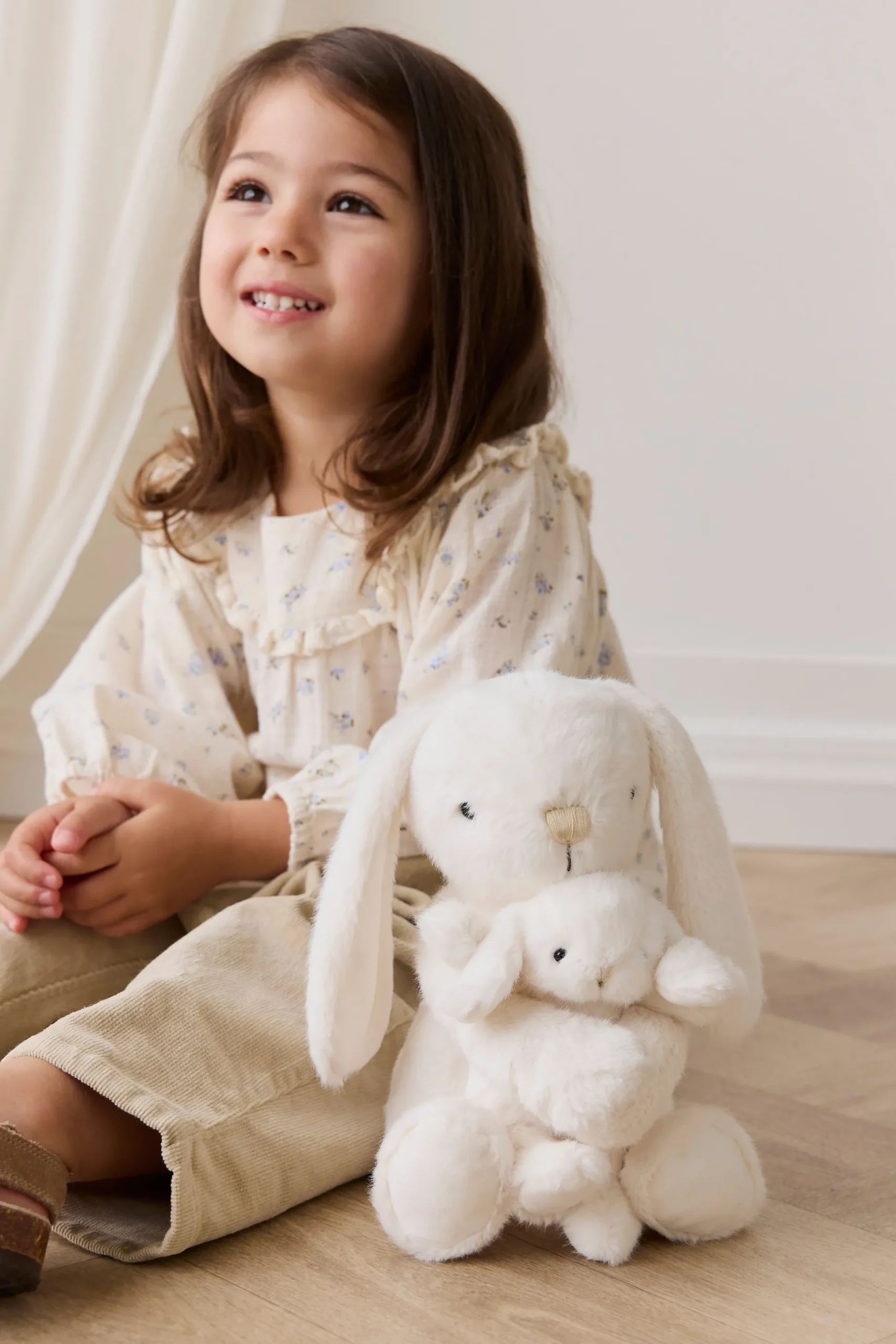 Snuggle Bunnies - Frankie the Hugging Bunny - Marshmallow