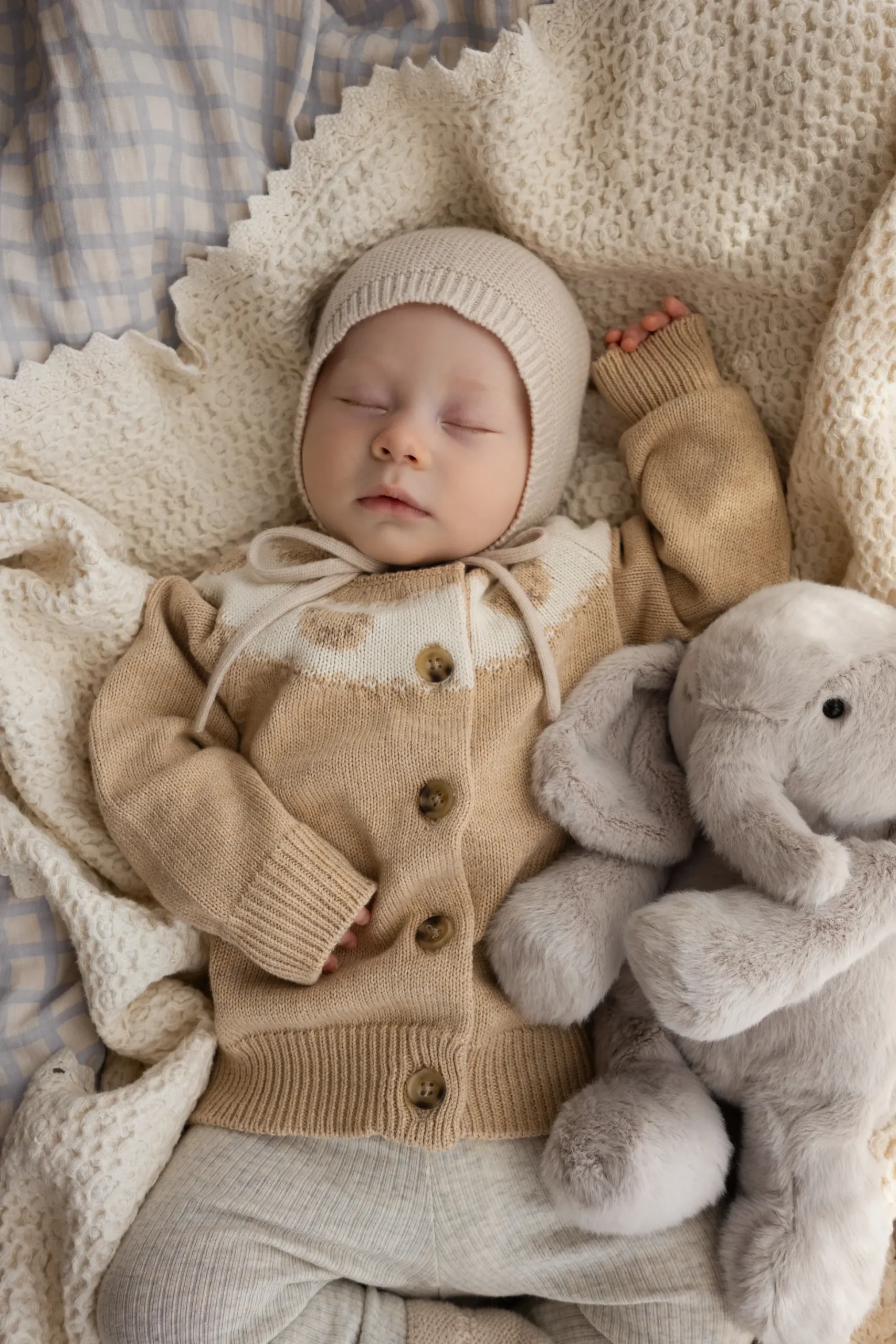 Snuggle Bunnies - Olive The Elephant